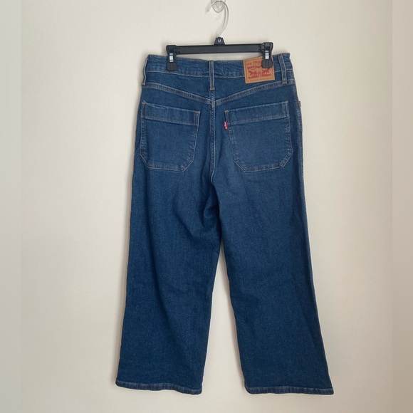 Levi’s Mile High Crop Denim (27) - Picture 4 of 10